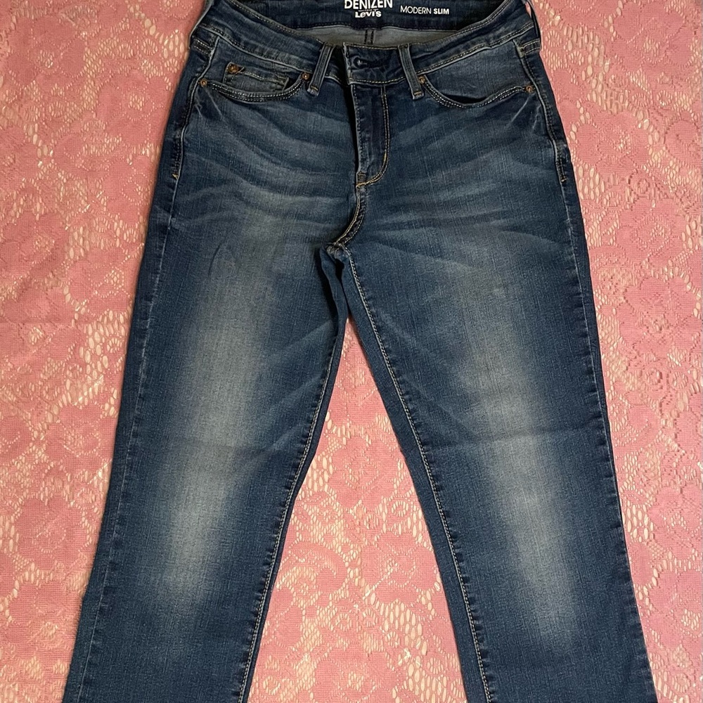 Denizen Levi’s Jeans, Medium Fade, Modern Slim, Size 2M-W26xL32